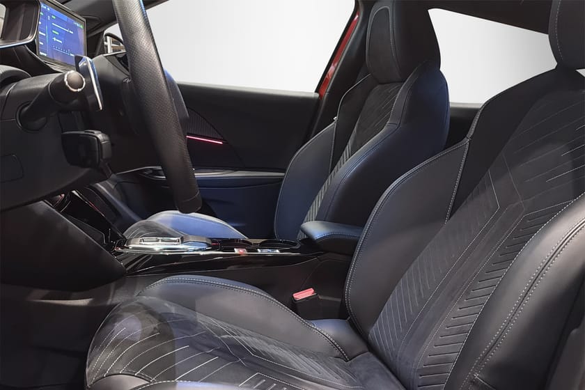 Bild 5 av Peugeot 2008 Hybrid 145 12 MÅN | GT | MASSAGE | BLACK-DIAMONDTAK