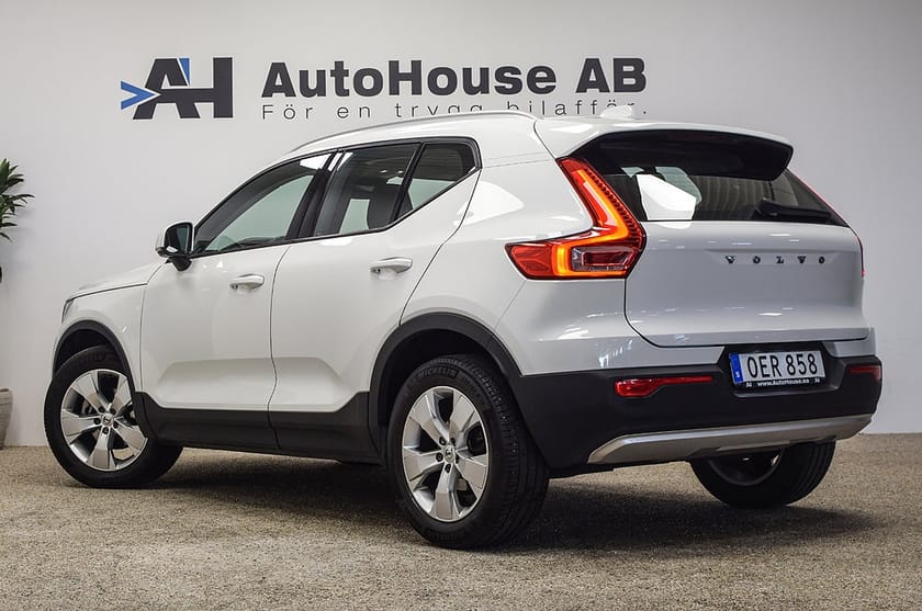 Bild 2 av Volvo XC40 T2 Momentum Advanced Backkamera CarPlay GPS Garanti