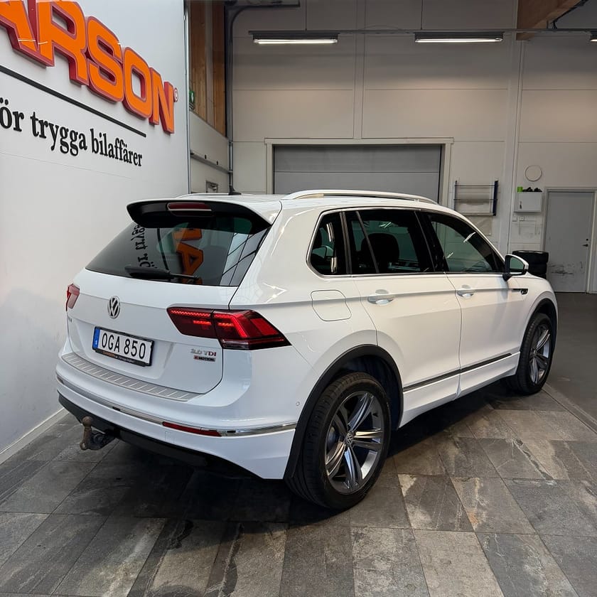 Bild 4 av Volkswagen Tiguan 2.0 TDI BMT 4Motion GT R-line Cockpit Panorama