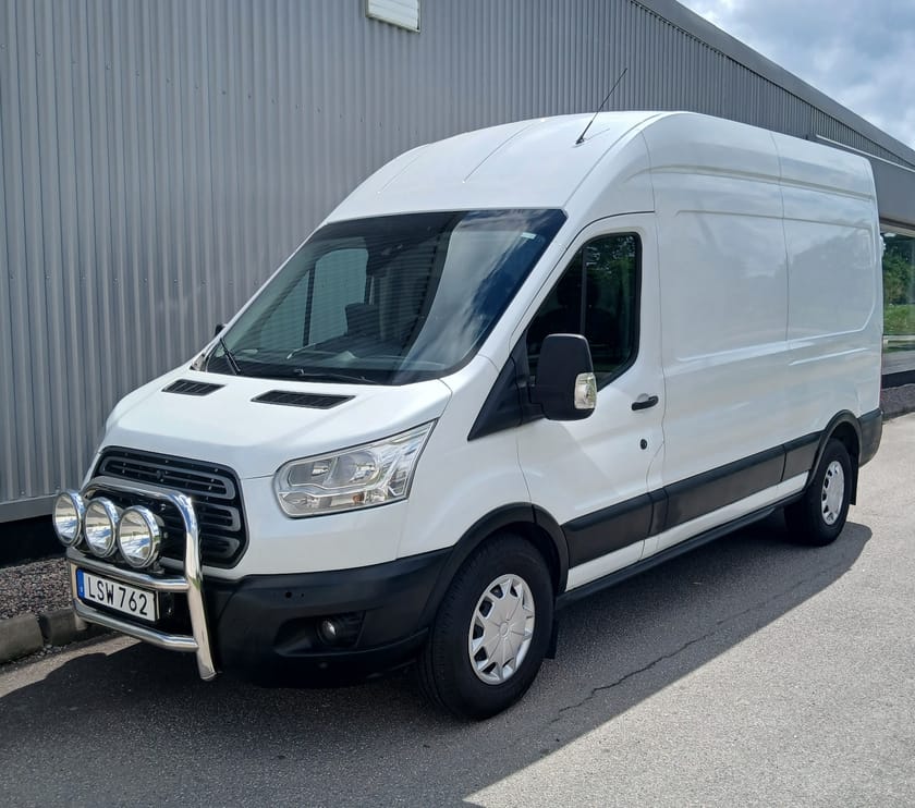 Bild 1 av Ford Transit 350 2.2 TDCi 125 M6 AWD Skåp Högt tak