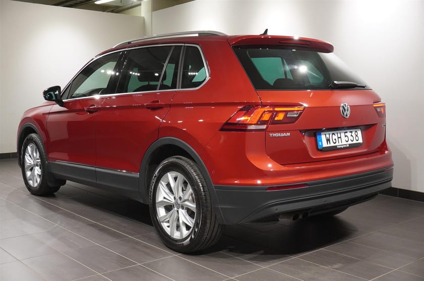 Bild 4 av Volkswagen Tiguan TSI 180 4Motion DSG Executive Drag Kamera Värmare