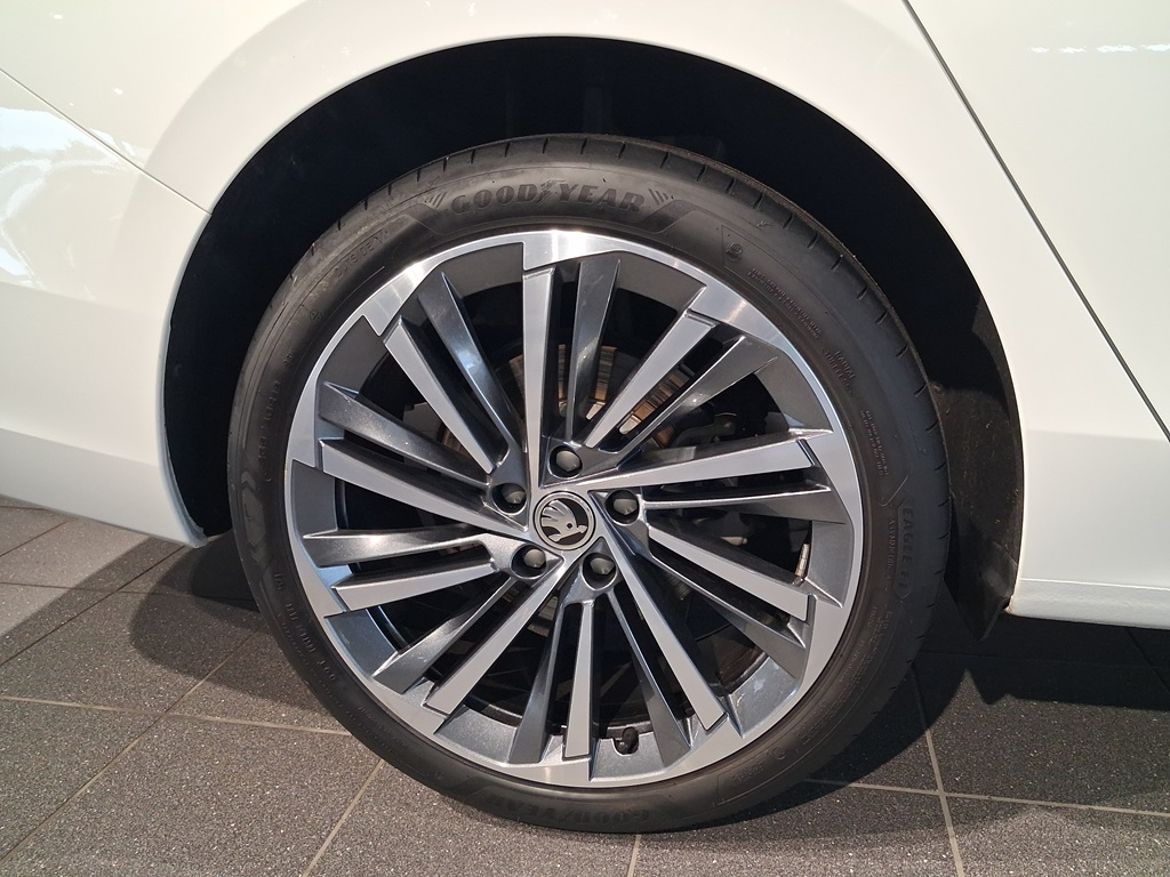 Škoda Škoda Superb iV Kombi — bild 6