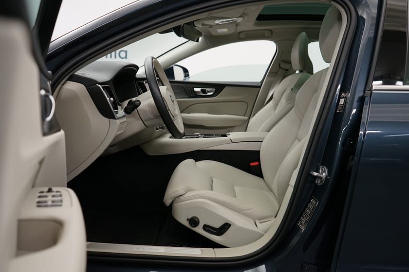 Bild 5 av Volvo V60 T6 Plus Bright Nordic Edition, Navigation