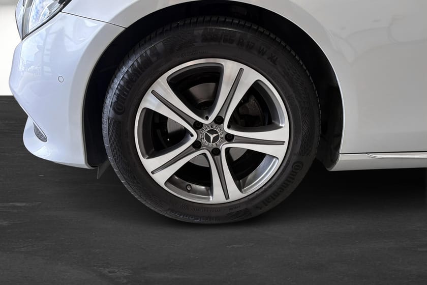 Bild 5 av Mercedes-Benz E 200 T d Avantgarde / Drag / Värmare