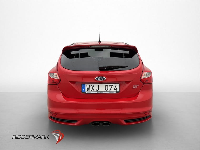 Bild 5 av Ford Focus ST 250hk Recaro Motorvärmare Halvskinn