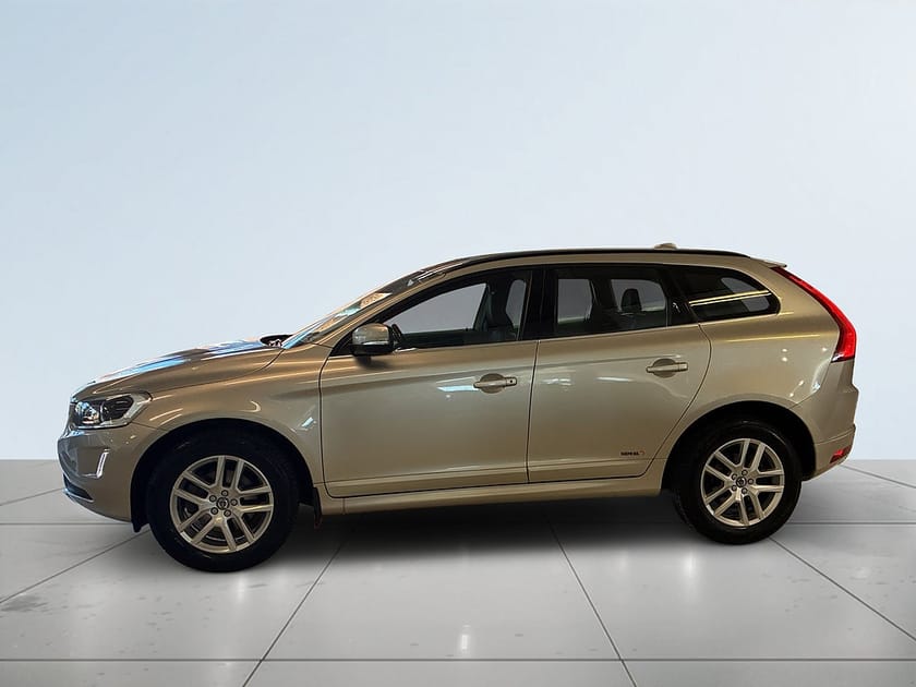 Bild 3 av Volvo XC60 D4 AWD Classic Momentum Drag Pvärme Rattvärme S&V-däck