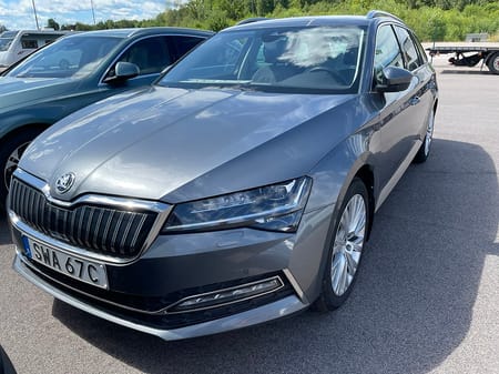 Škoda Superb iV Kombi Skoda COMBI Plug in 218HK Business Läder 360