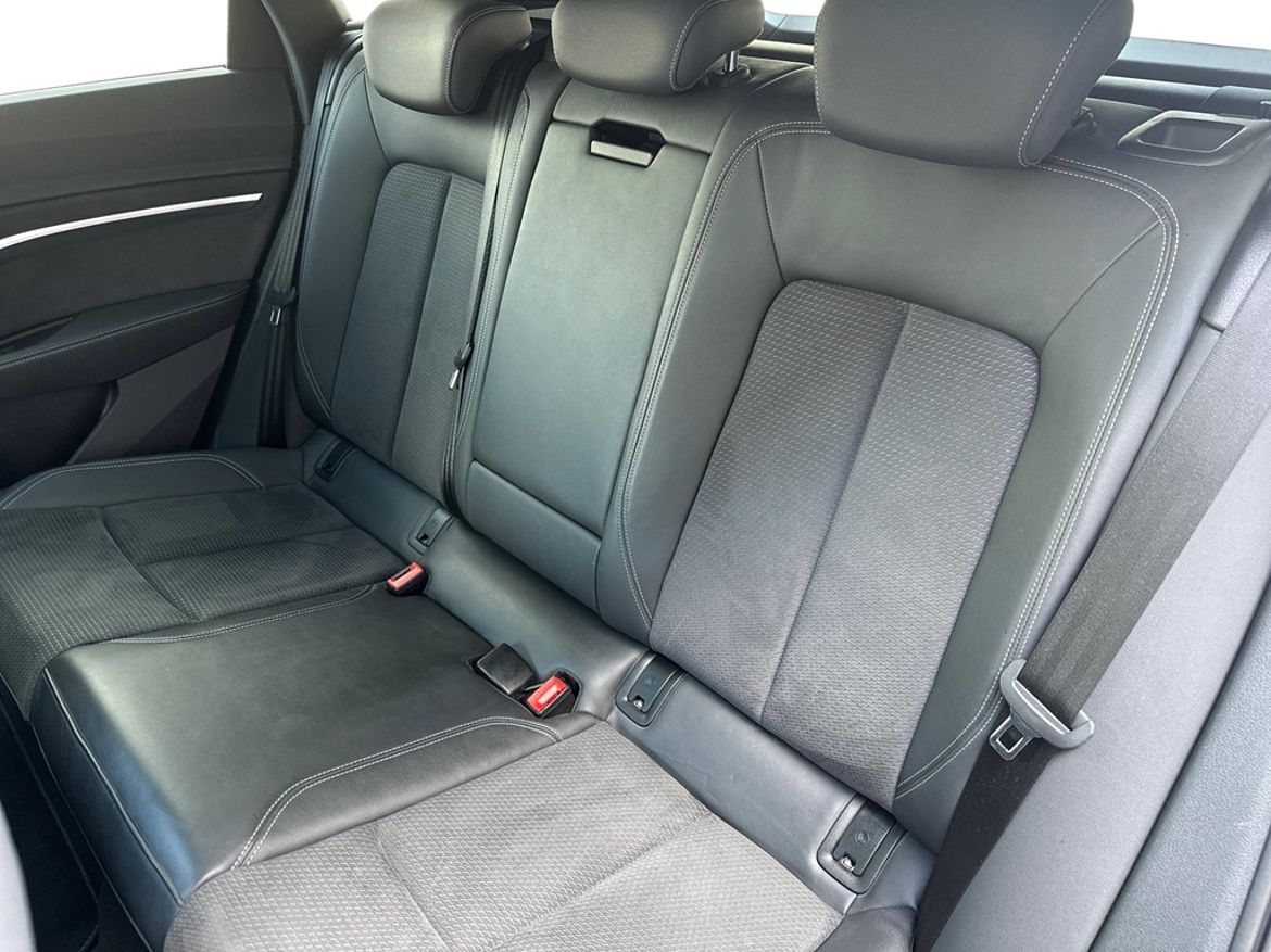 Audi Audi e-tron 55 quattro — bild 11