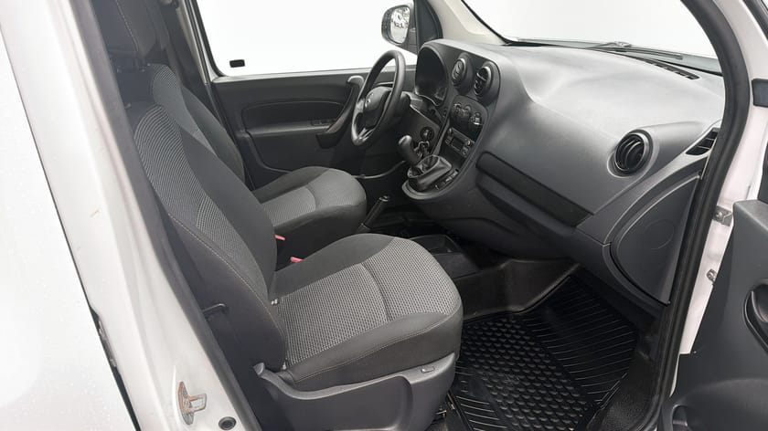 Bild 3 av Mercedes-Benz Citan 109 CDI 90HK / Takräcke / Drag