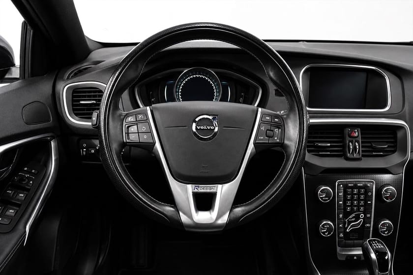 Bild 2 av Volvo V40 T3 R-design D-värm VOC P-sensorer Nybes