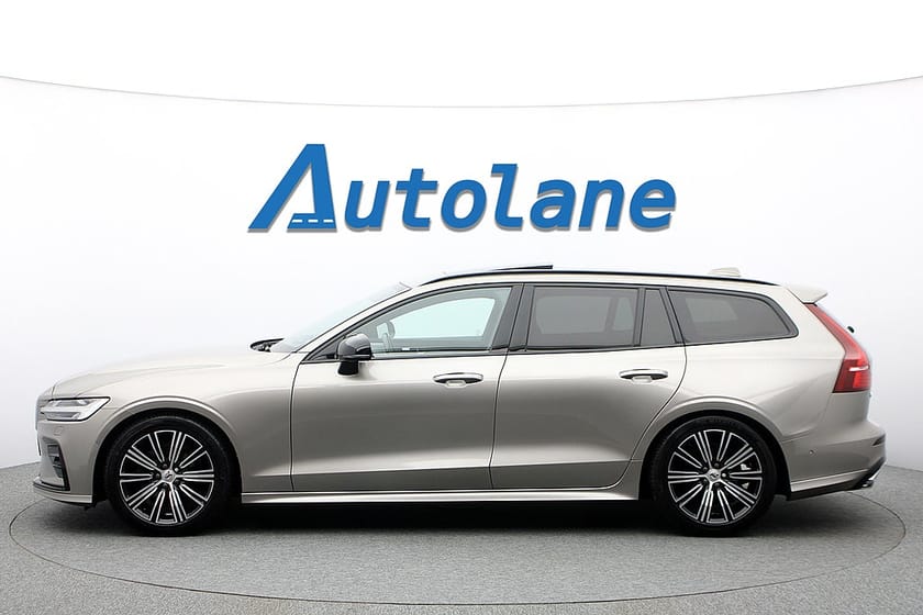 Bild 5 av Volvo V60 D4 AWD R-Design, Pano, 360°, B&W, Massage, HUD 190hk