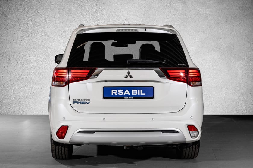 Bilde 4 av Mitsubishi Outlander PHEV 2,4 Instyle ,Norsk bil, Nybilgaranti, Hengerfeste,4x4