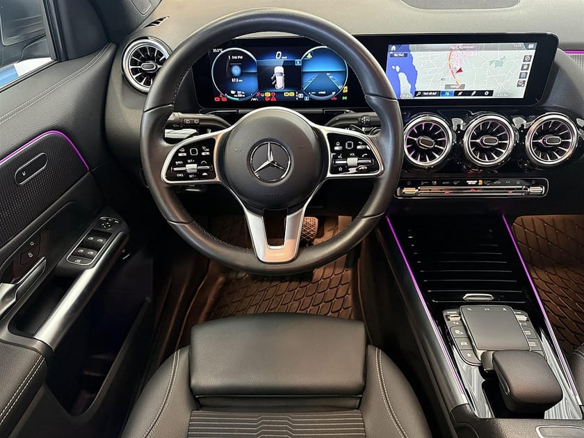 Bild 4 av Mercedes-Benz EQA 300 4MATIC DISTRONIC
