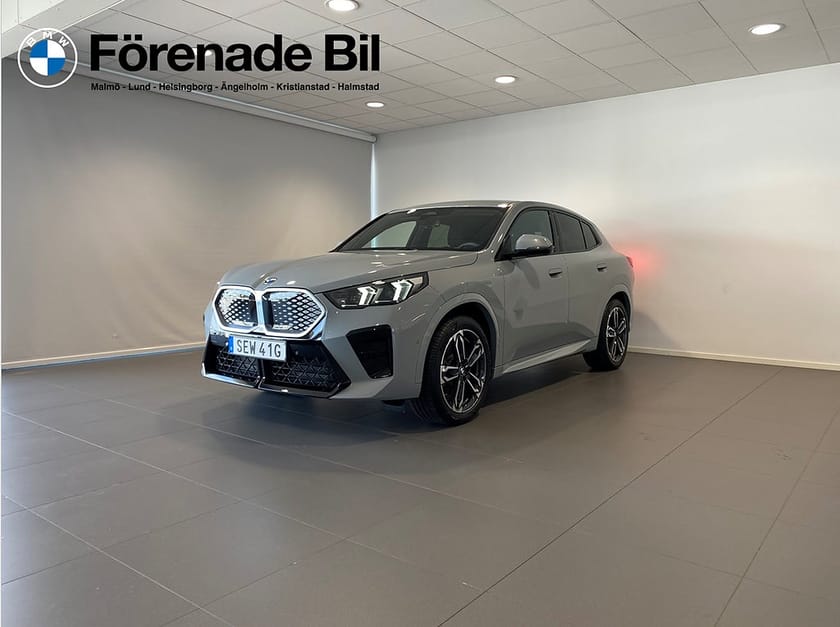 Bild 1 av BMW iX2 xDrive30 M Sport Parkeringsassistans Drag