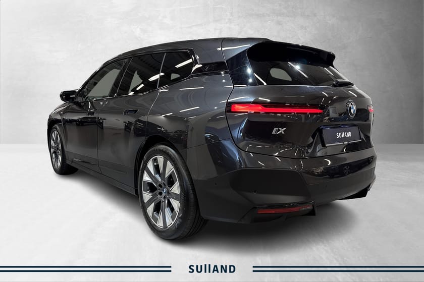 Bilde 3 av BMW iX xDrive50 xDrive 50 | Fully Charged | Krok | Luft | Batteritest