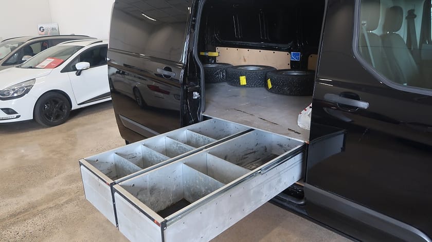 Bild 3 av Ford Transit Custom 300 Costum 2.0 TDCi Dubbelgolv *Moms*