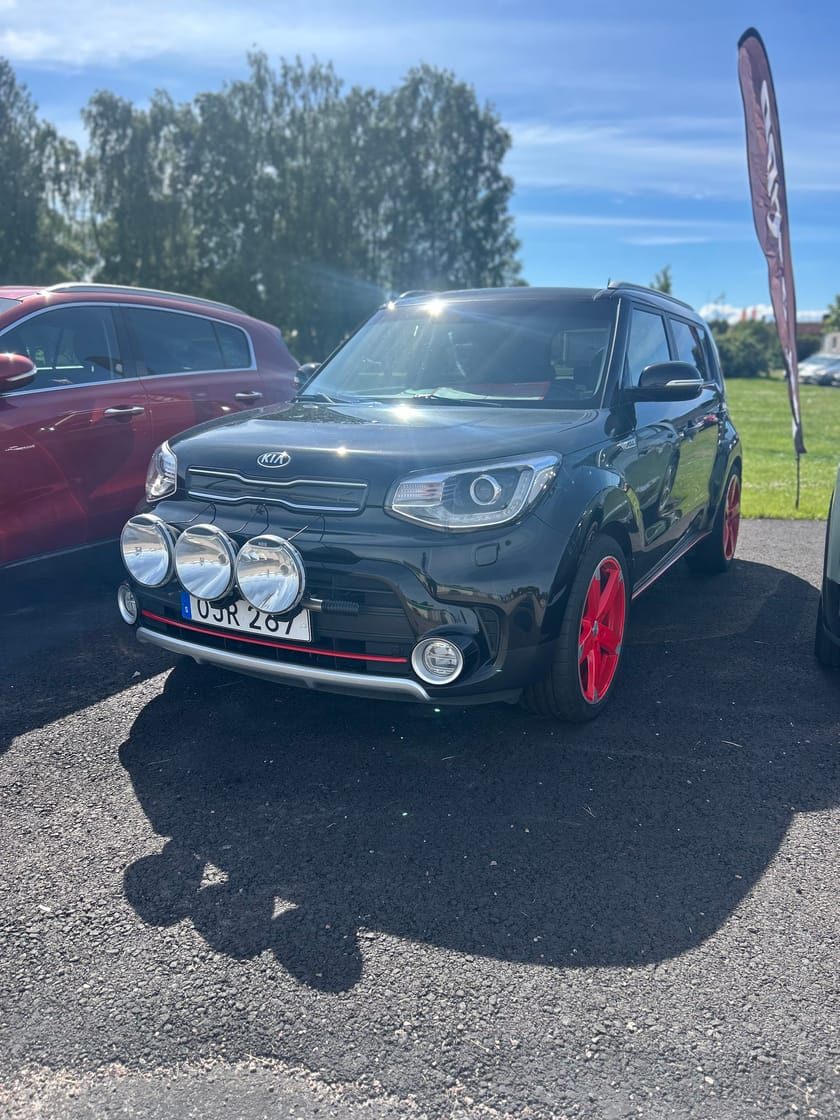 Bild 2 av Kia Soul 1.6 GDI DCT Drag | Extraljus | M-värmare