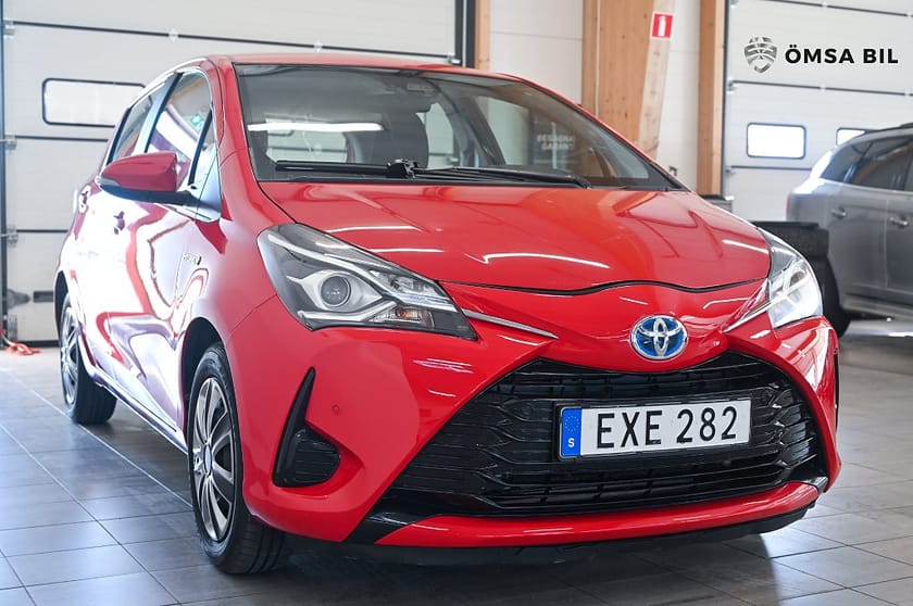 Bild 3 av Toyota Yaris Hybrid e-CVT Life Euro 6
