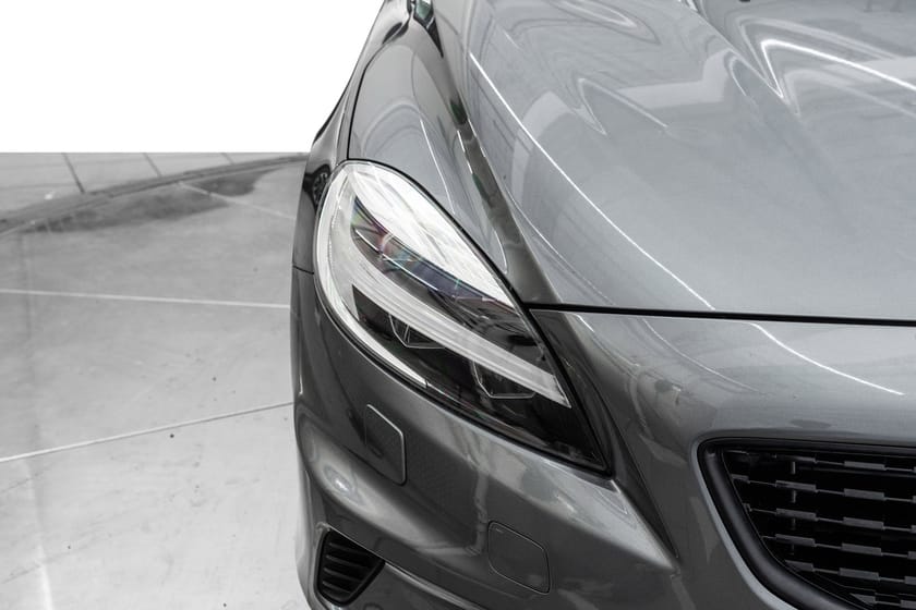 Bilde 4 av Volvo V40 T2 R-Design 122hk Aut /Skinn/ Webasto/ Kamera/ Krok