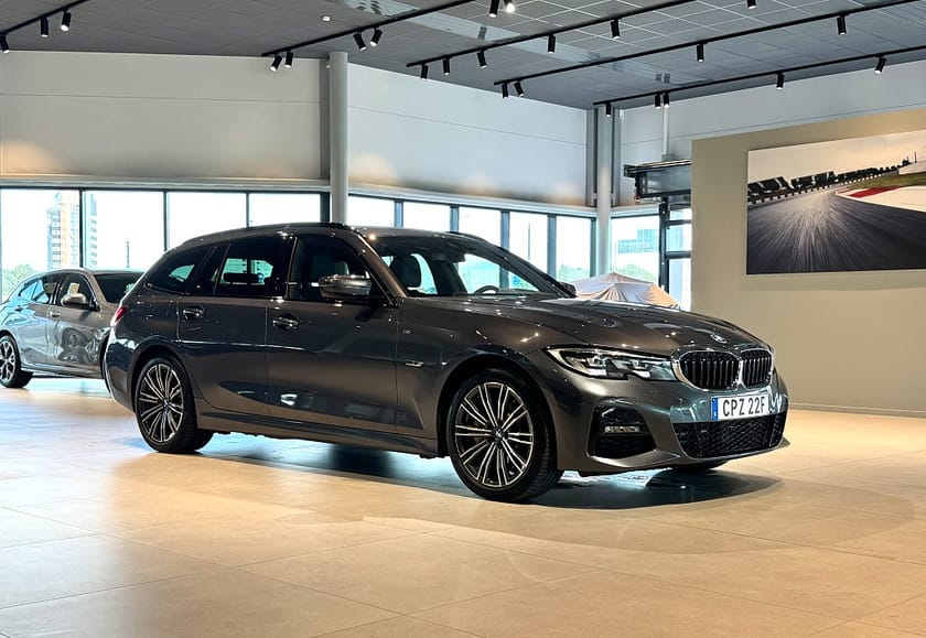 Bild 3 av BMW 330e xDrive Touring M Sport Drag Nav Backkamera Sportstolar