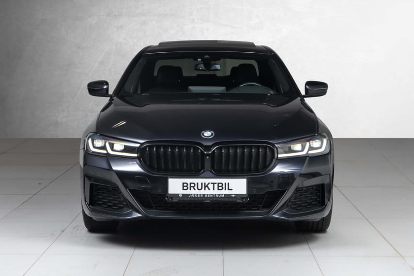 Bilde 4 av BMW 530e xDrive Sedan - Soltak - Tilhengerfeste - Skinn