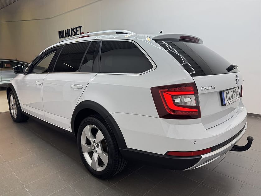 Bild 4 av Škoda Octavia Scout Skoda 2.0 TDI 4x4 184hk Premium Krok/Värmare/Canton/Navi/Cockpit