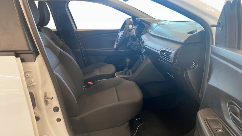 Bild 3 av Dacia Sandero // ESSENTIAL // TCE 90 4X2 MAN //