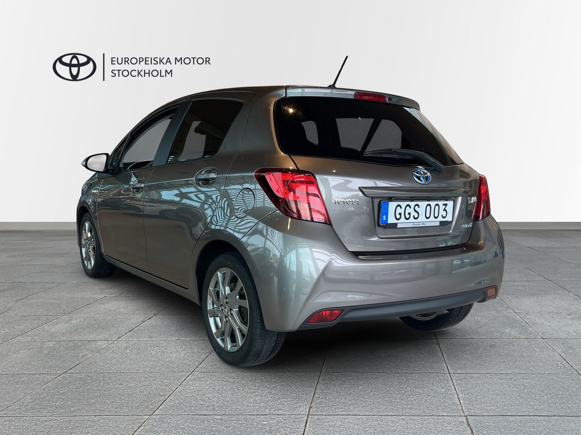 Toyota Yaris Hybrid 2017, bild 4/10