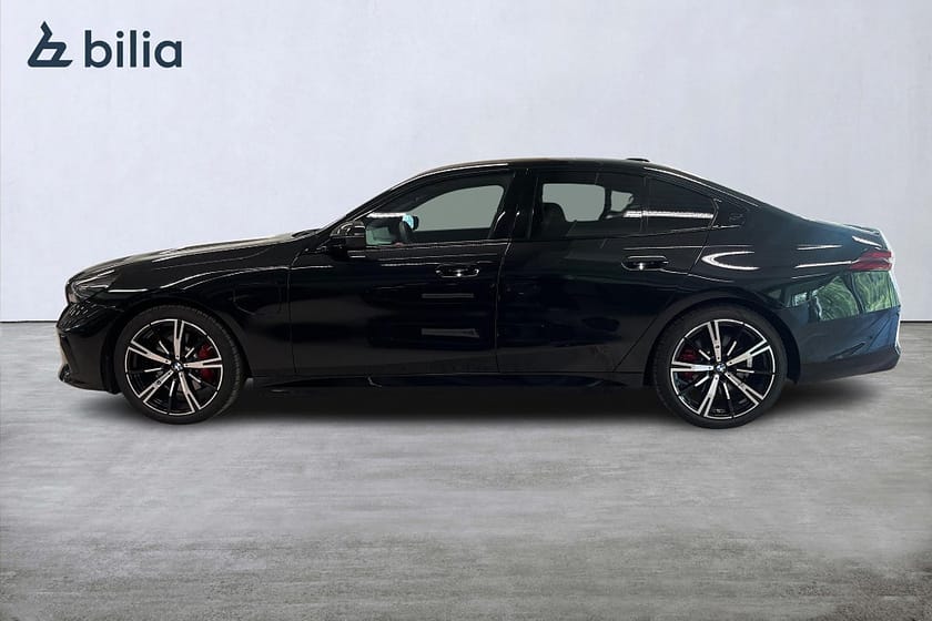 Bild 3 av BMW 530e M-Sport Pro Business | B&W | Panorama | Head-Up | Drag