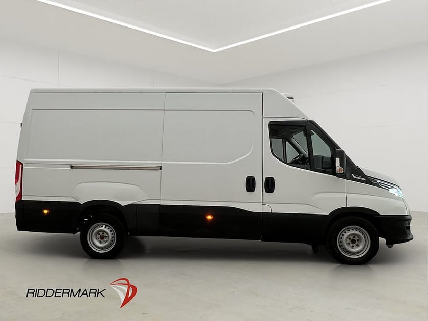 Bild 2 av Iveco Daily 35-160 Van 35 L3H2 KYLBIL CARRIER KYLAGGREGAT B-Kamera Moms