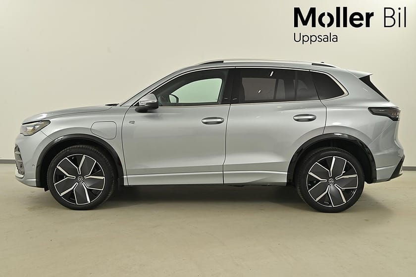 Bild 4 av Volkswagen Tiguan eHybrid R-Line SWE Edition 272 hk DSG6 LAGER