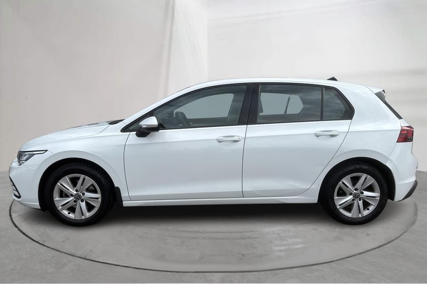 Bild 2 av Volkswagen Golf VIII TGI 5dr (130hk) Vinterhjul medföljer