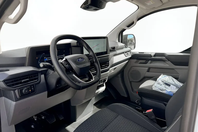 Ford E-Transit Custom 320