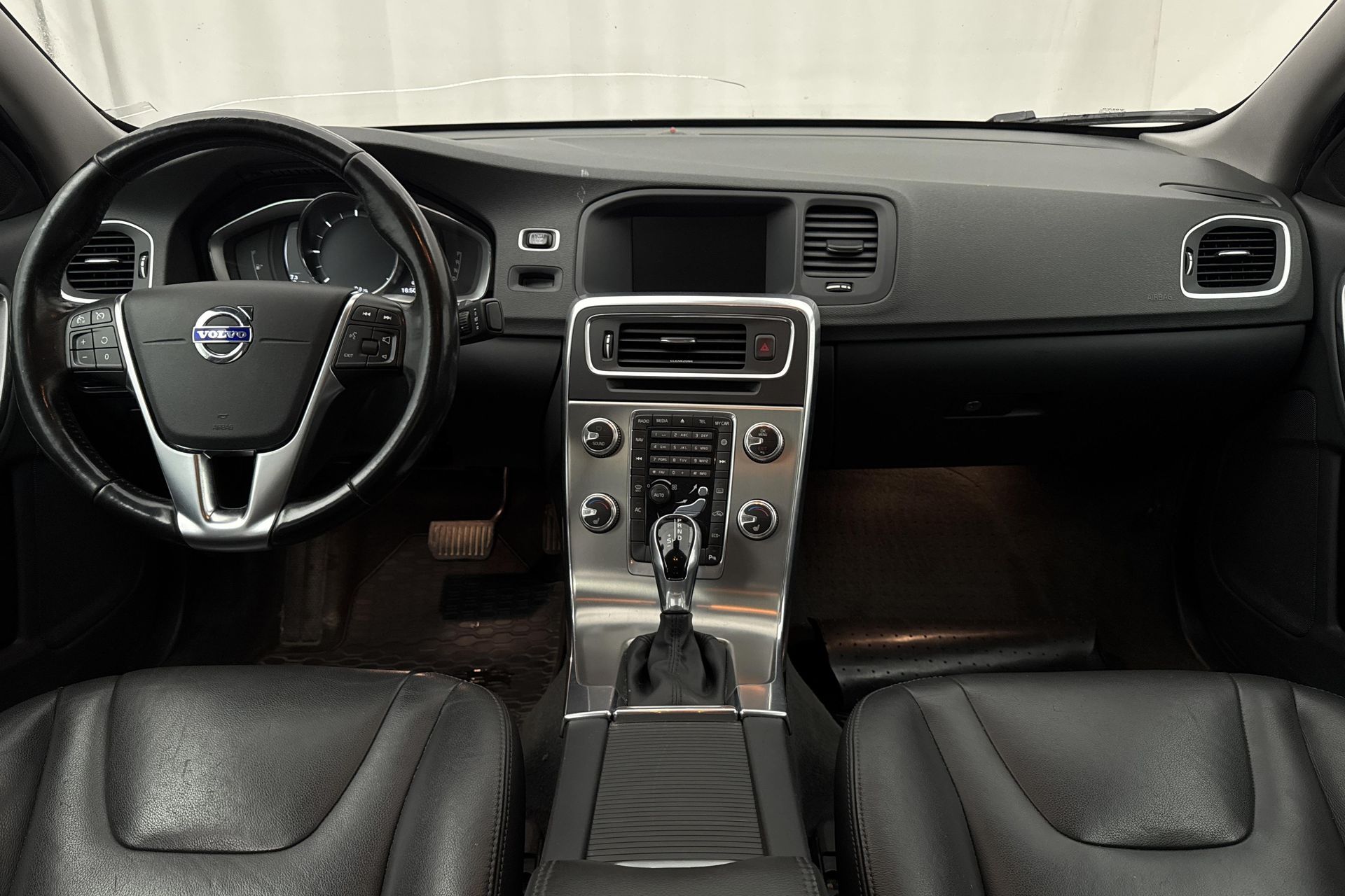 Volvo S60 Cross Country D3 2017, photo 7/10