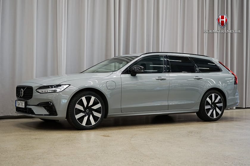 Bild 4 av Volvo V90 Recharge T6 AWD Plus Dark B&W Drag Kamera BLIS Läder