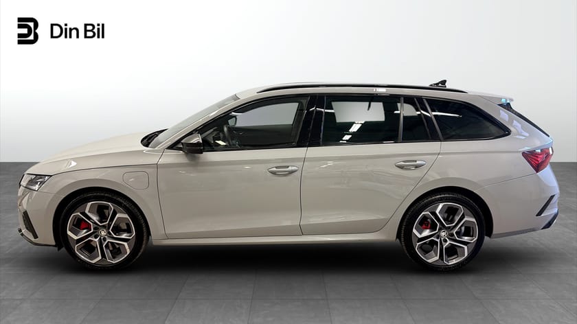Bild 2 av Škoda Octavia Kombi RS iV | Värmare | 19" fälgar