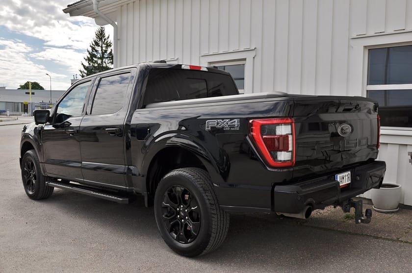 Bild 3 av Ford F-150 SuperCrew 5.0 V8 Black Ed Lariat 4x4 Pano 360°