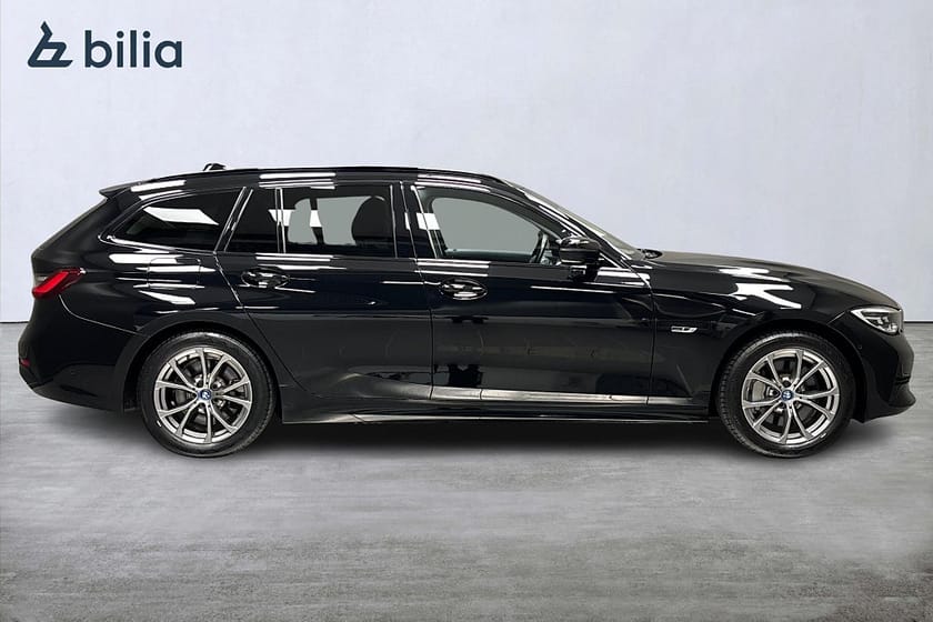 Bild 2 av BMW 330e Touring Sport line Aktiv farthållare+ Stop&Go-funtion
