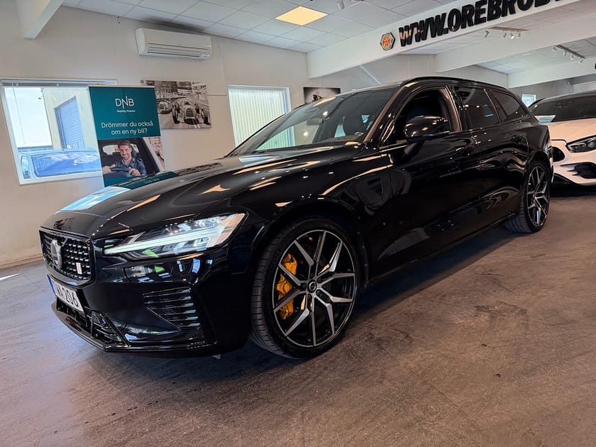 Bild 2 av Volvo V60 Recharge T8 AWD Polestar Engineered H(K Drag Pano HUD