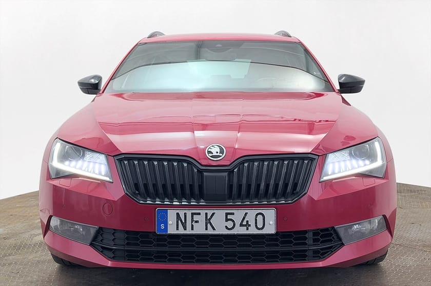 Bild 3 av Škoda Superb Kombi 4x4 Business Sport Drag Läder/Alcantara Navi Kamera Värmare CANTON