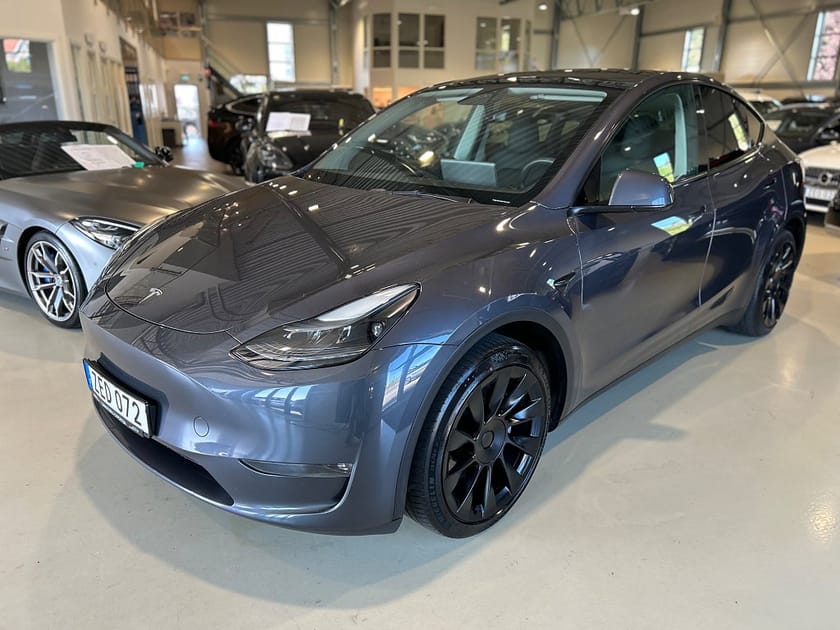 Bild 1 av Tesla Model Y Long Range AWD 514hk / Dragkrok / Moms