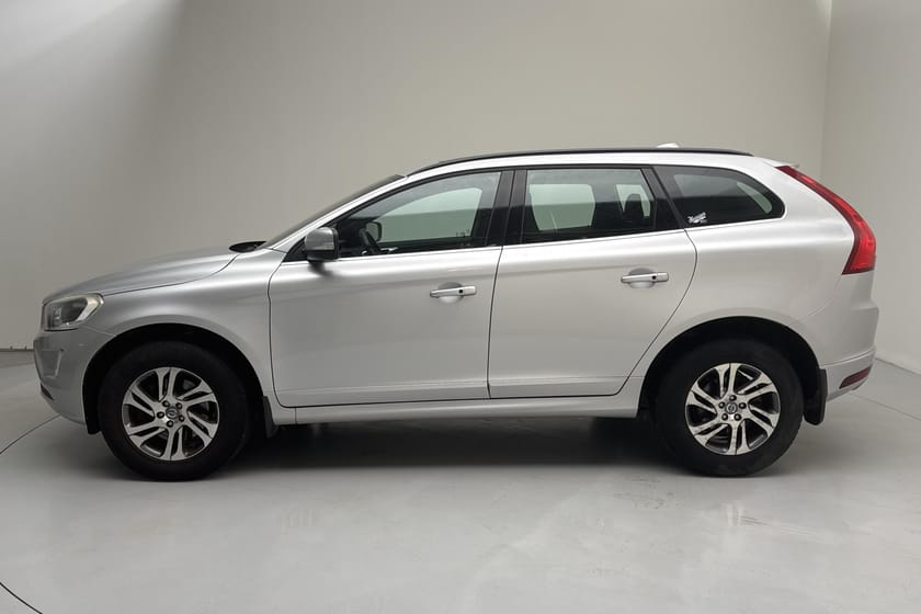 Bild 2 av Volvo XC60 D4 2WD (181hk) Momentum BE PRO Pano