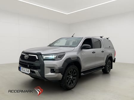 Toyota Hilux Dubbelhytt Invincible 2.8 4WD Dragkrok JBL Kåpa Diff Moms