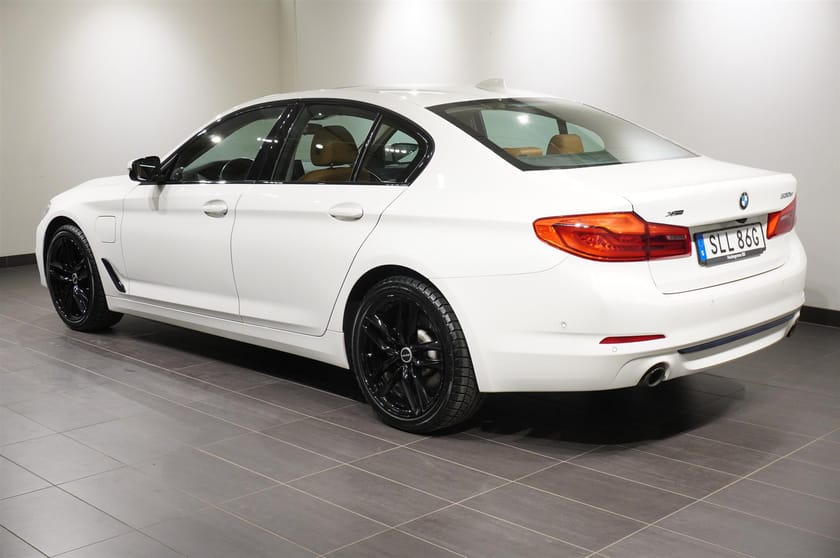 Bild 3 av BMW 530e xDrive iPerformance Sedan Sport Line Taklucka Softclose PA