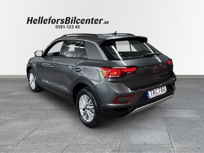 Bild 2 av Volkswagen T-Roc VW 150hk AUT Motorv P-sensorer fram+bak Vinterhjul Carplay