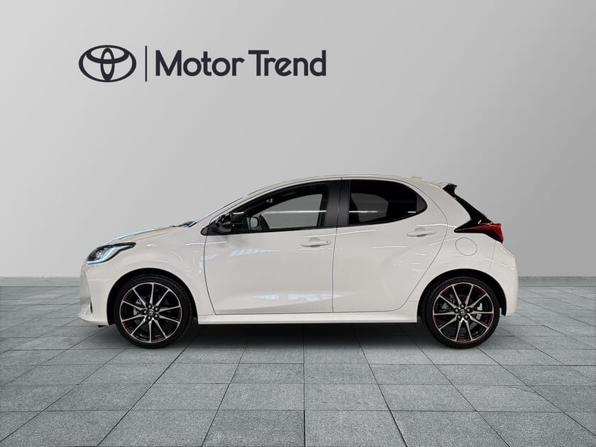 Bild 4 av Toyota Yaris Hybrid CVT 116hk,Style,1.400mil,GPS