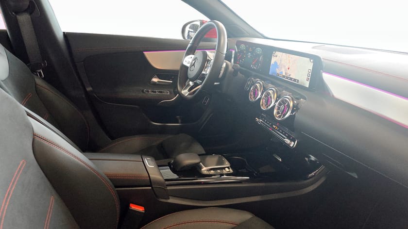 Bild 3 av Mercedes-Benz CLA 200 Shooting Brake | AMG Line | Panorama | Dragkrok |