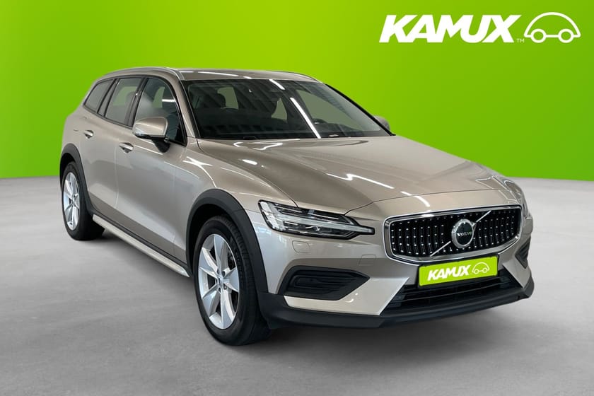 Bild 1 av Volvo V60 Cross Country B4 AWD Core 197hk VOC Kamera drag Geartronic