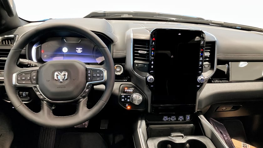 Bild 4 av RAM 1500 Crew Cab