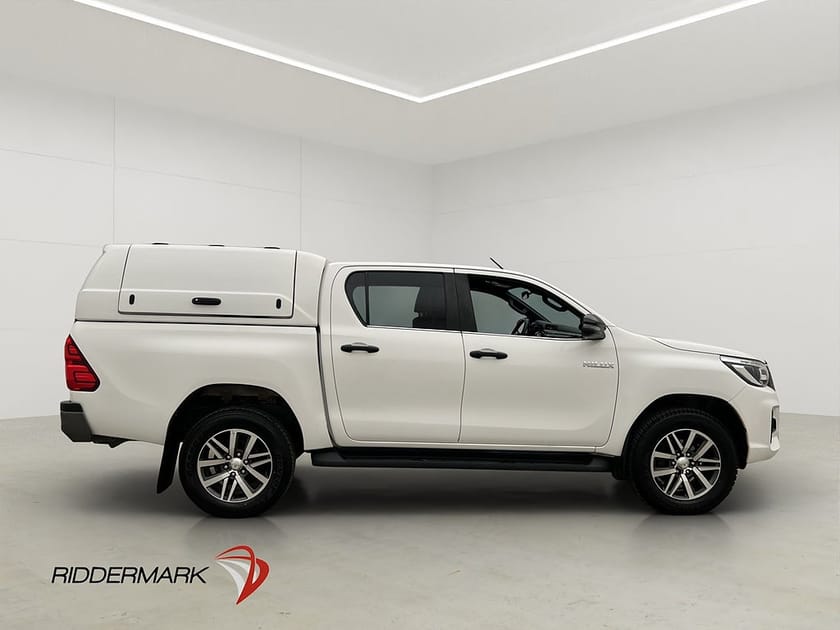 Bild 2 av Toyota Hilux Dubbelhytt Invincible 2.4 AWD M/K-Värmare Drag Skinn Moms